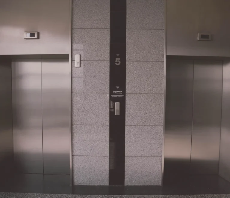 Beneficios de un ascensor accesible y funcional